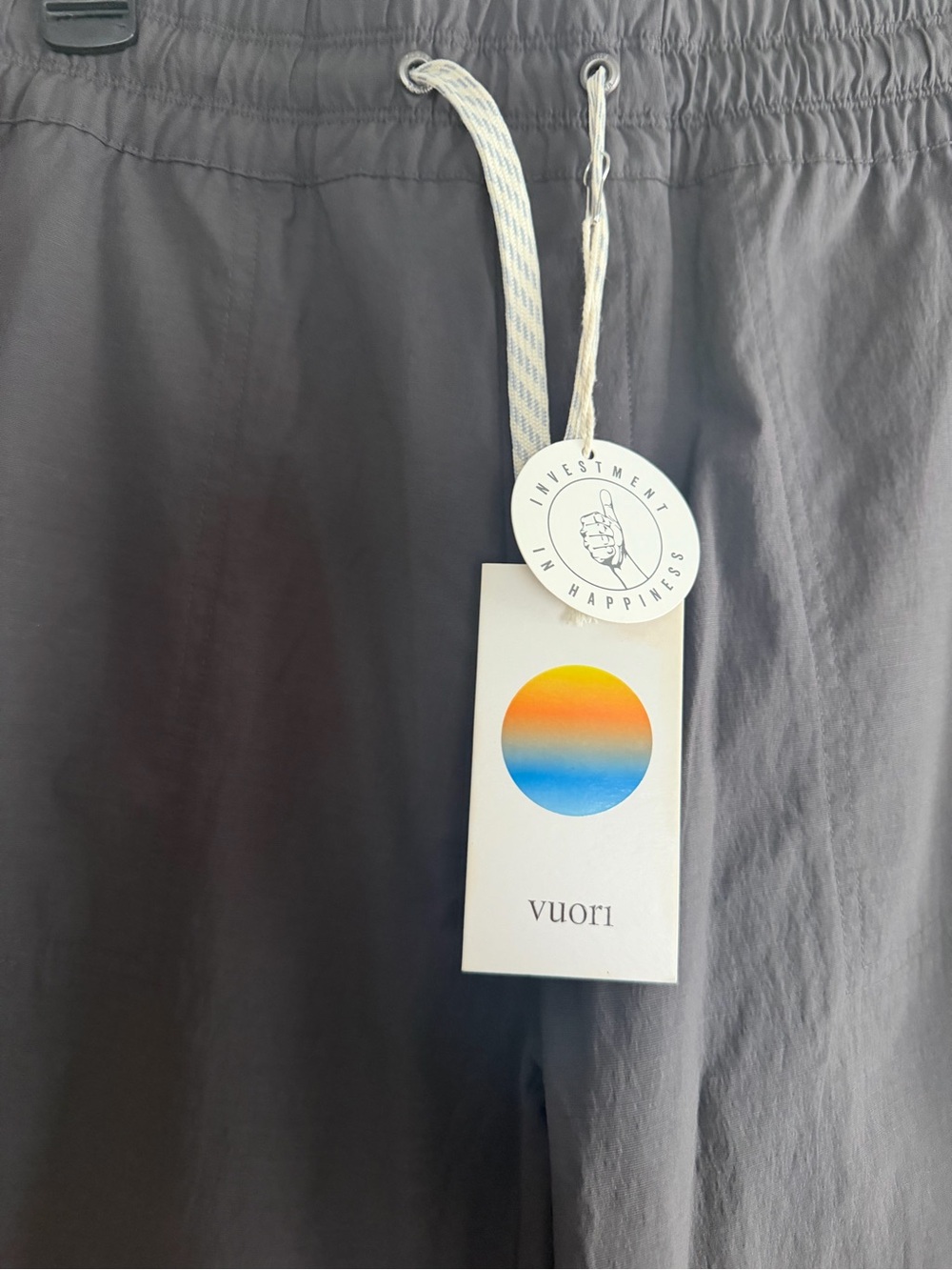 NWT women’s Vuori Vintage dark grey Birch Cargo Pant size large - Picture 6 of 6